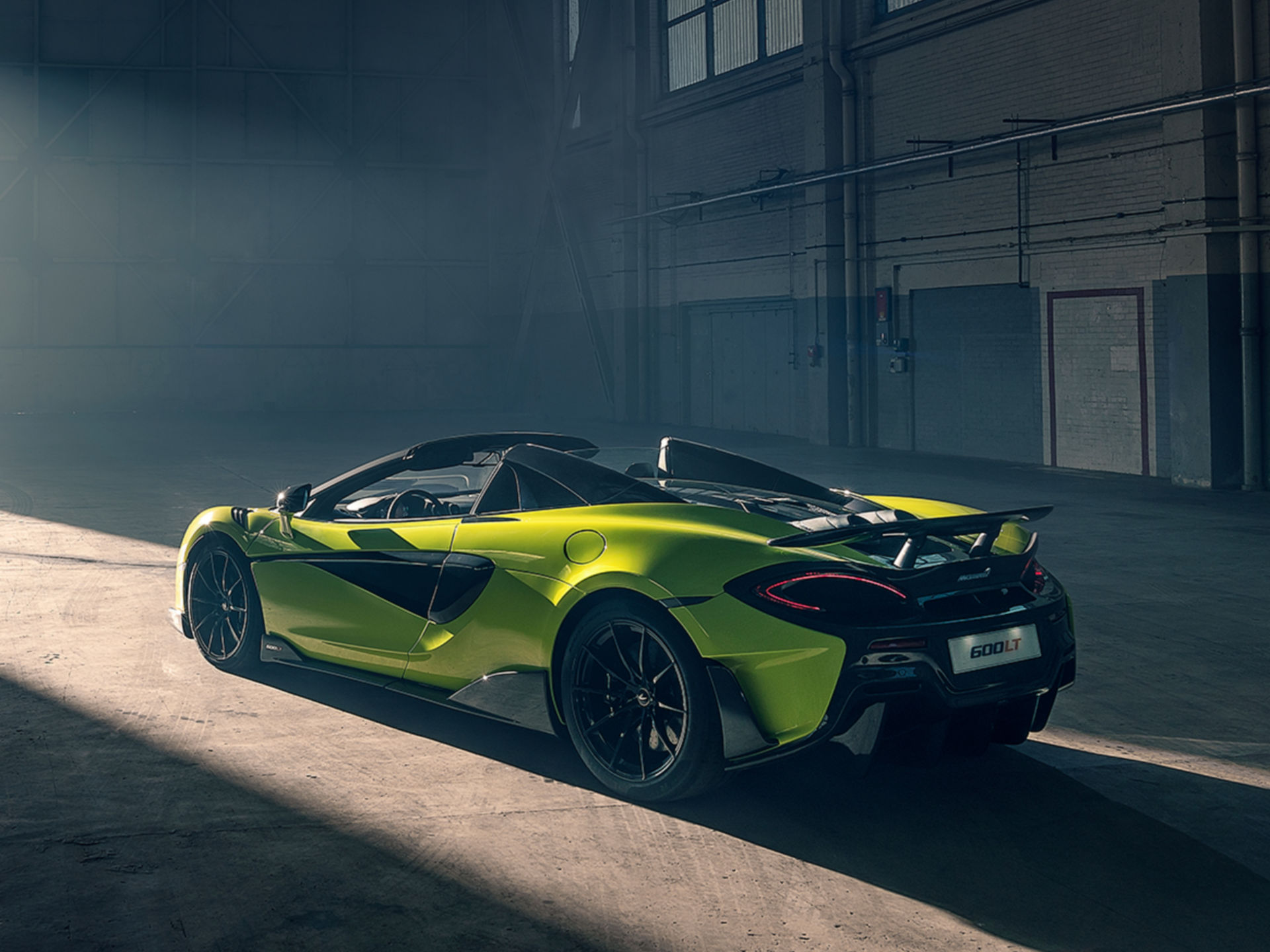 McLaren 600LT Spider Lightness - Light Track-Focused McLaren 600LT Spider Lightness - Light Track-Focused