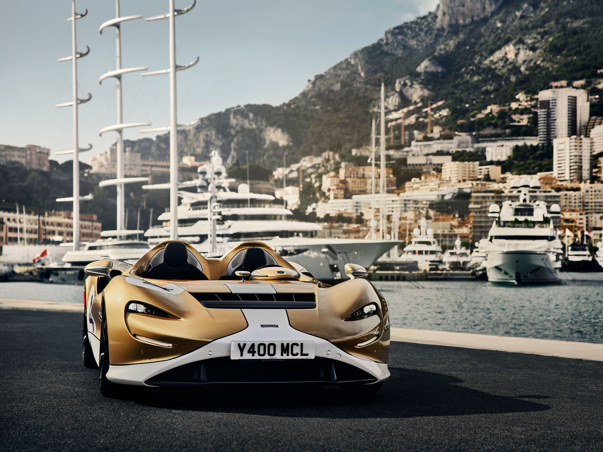 Gold McLaren Elva - Aerodynamics