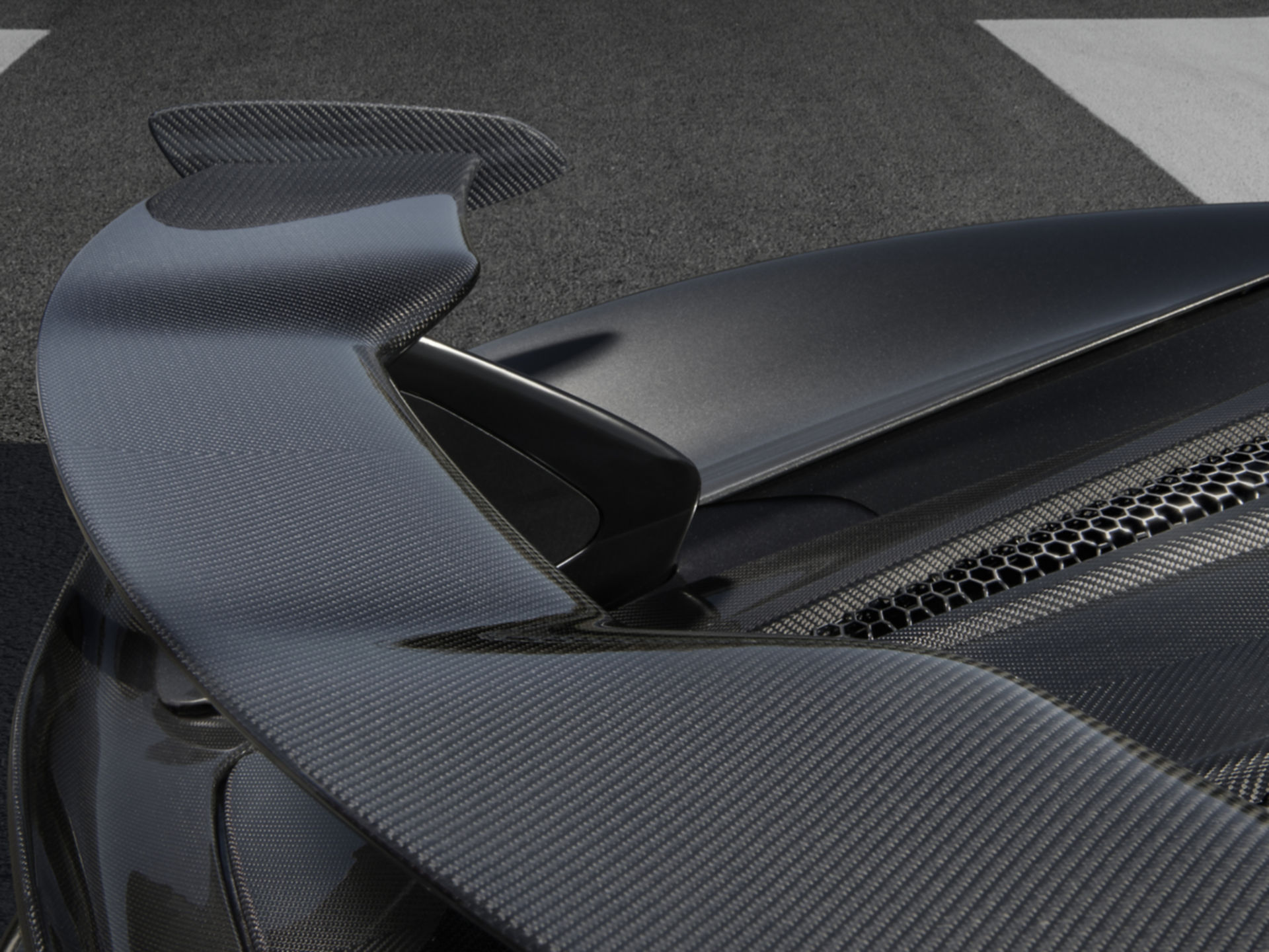 McLaren GT MSO High Downforce: Forged Carbon Fiber Rear Wing