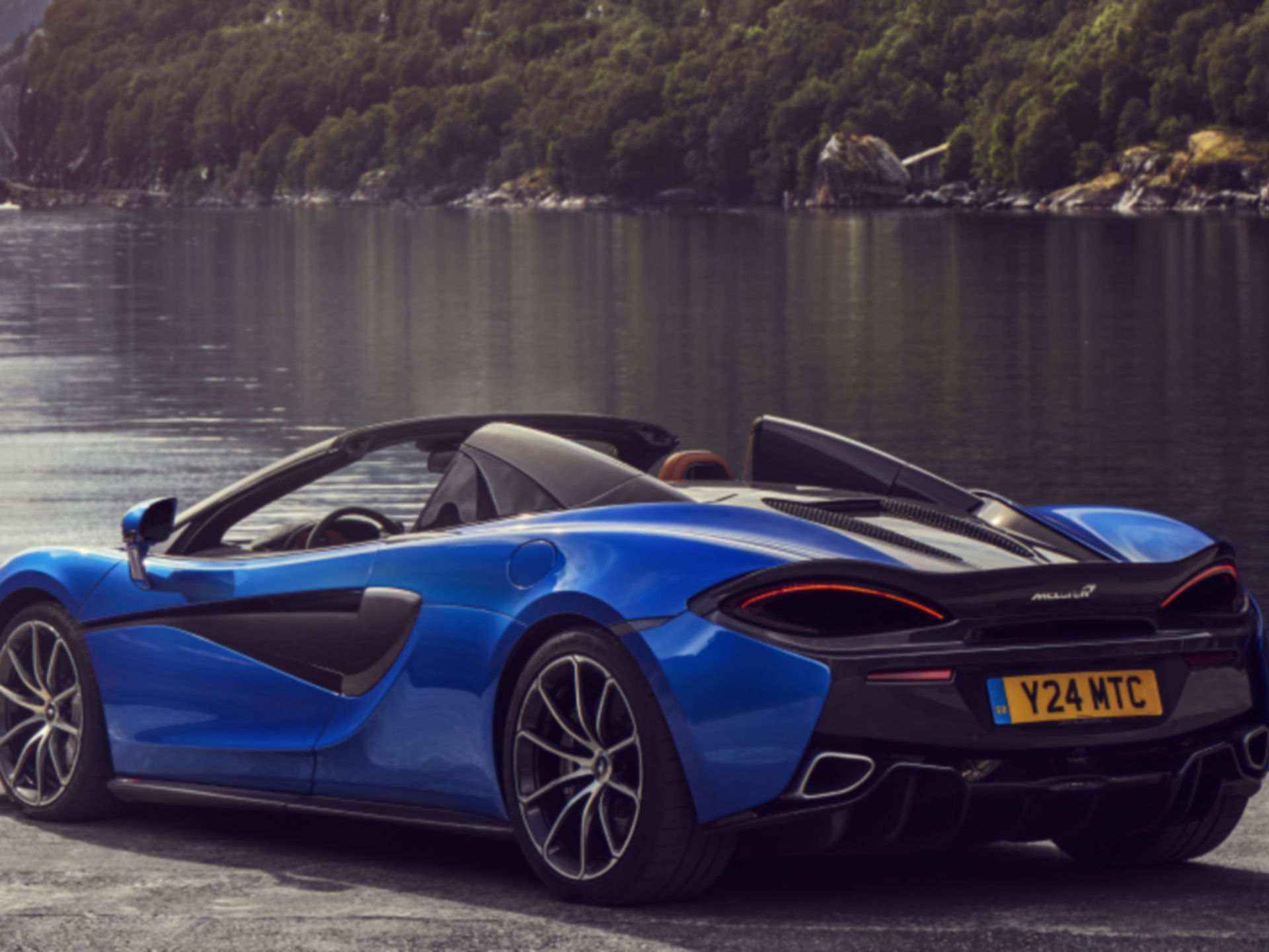 McLaren Ownership - Owner's Handbooks | McLaren Automotive