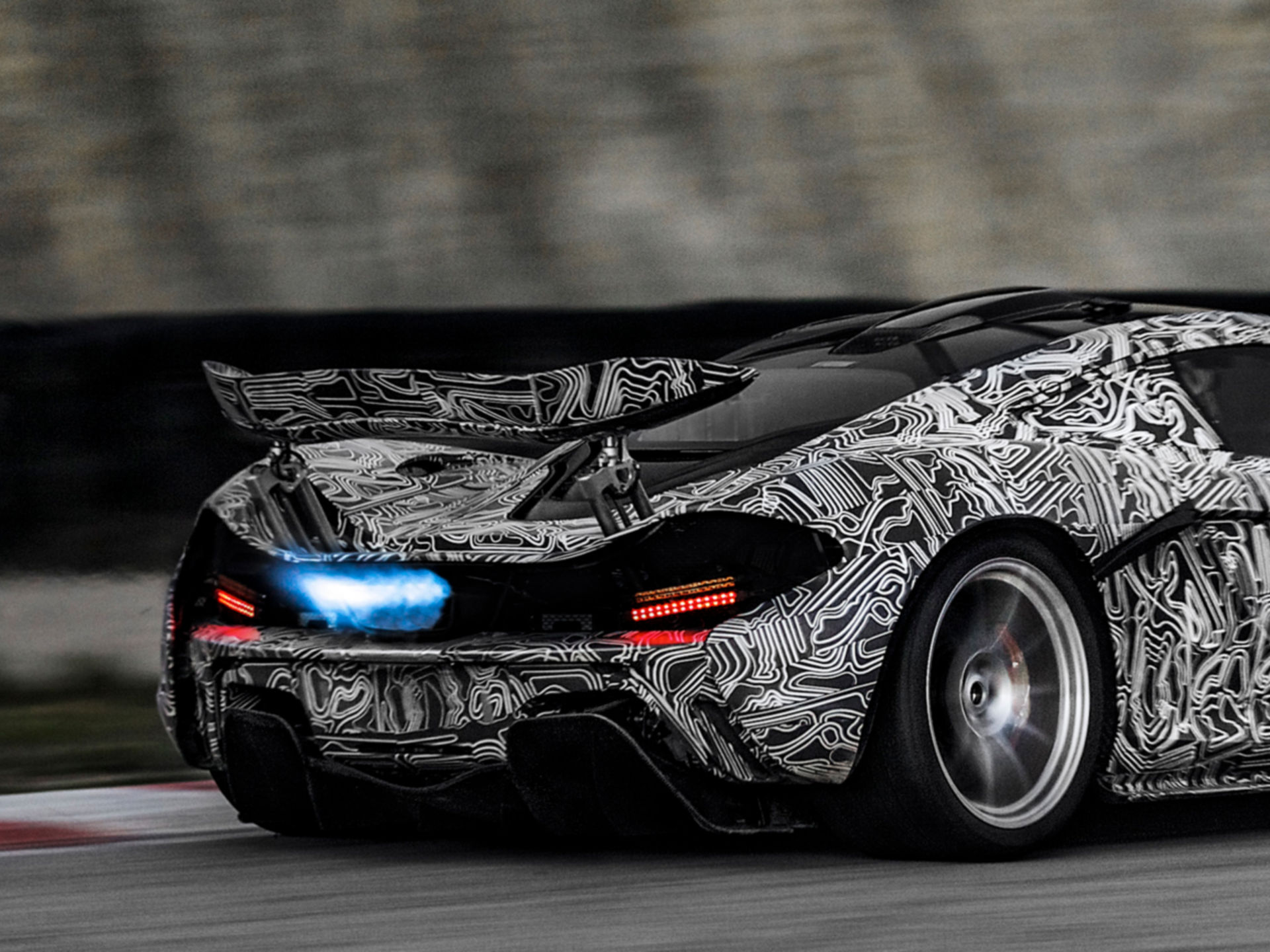 McLaren P1