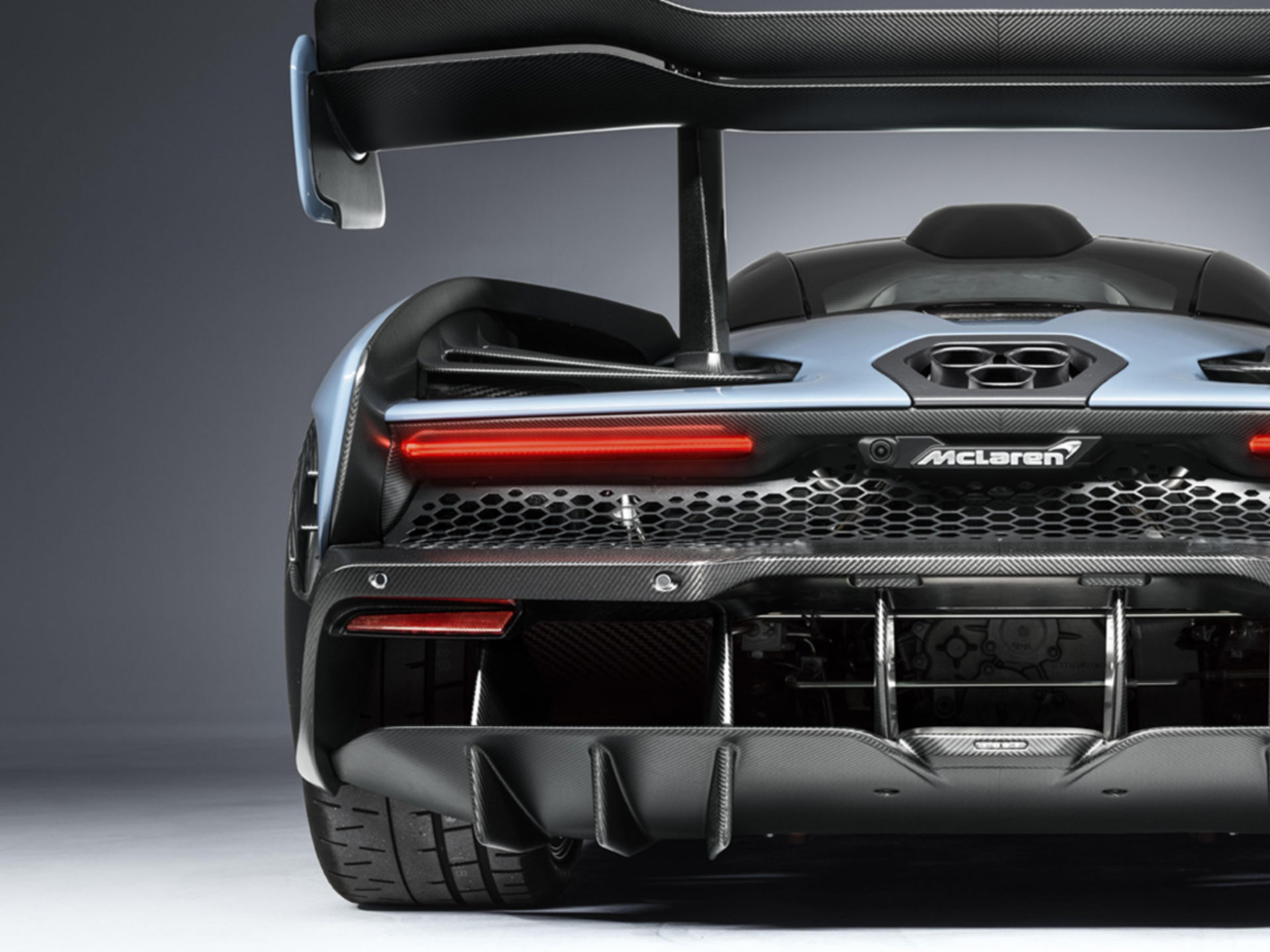 McLaren Senna Design: Extreme, Light, Aerodynamic, Downforce | McLaren ...