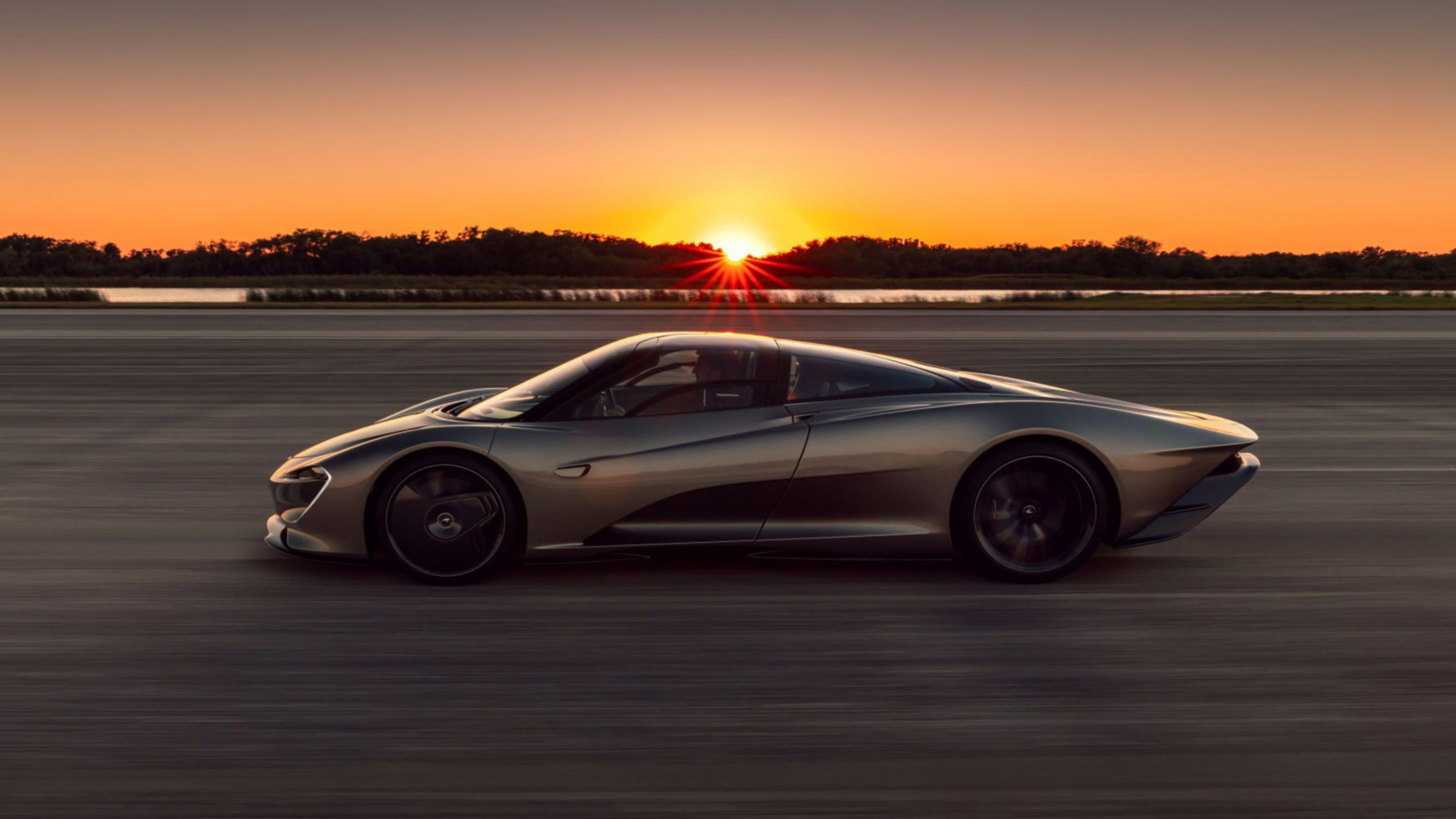 Silver McLaren Speedtail